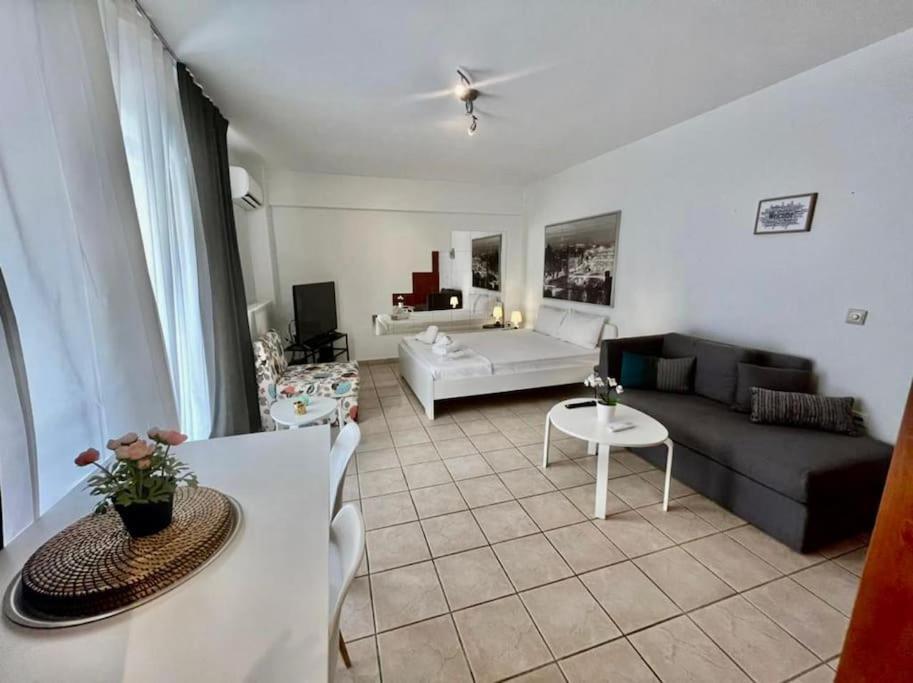 Modern Studio Large Veranda -Metro Station Suggrou Lejlighed Athen Eksteriør billede