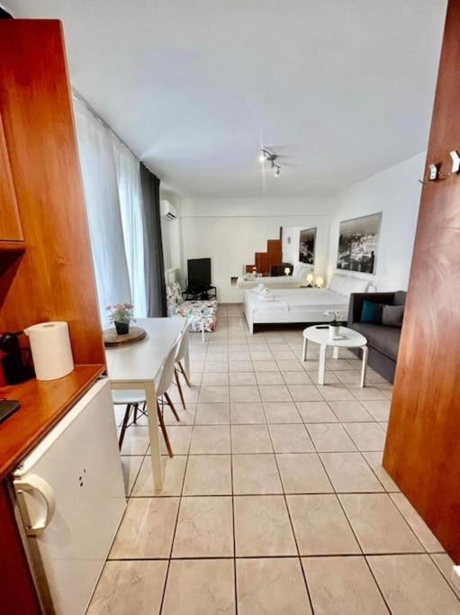 Modern Studio Large Veranda -Metro Station Suggrou Lejlighed Athen Eksteriør billede